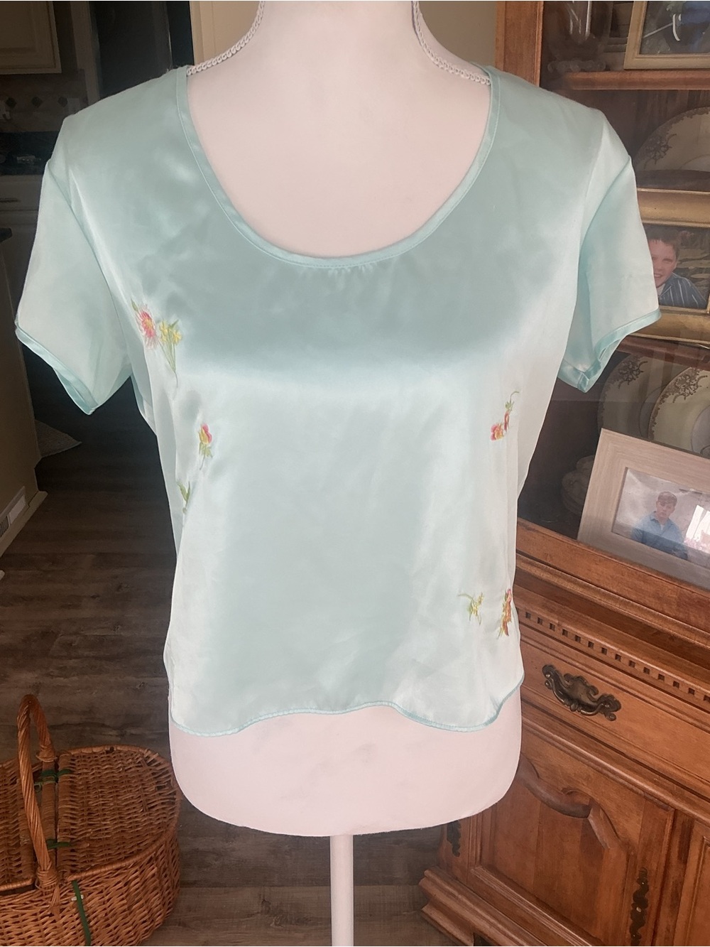 VTG Josie by Natori Satin Pajama Blouse Mint Sage Green Floral Embroidered Top M
